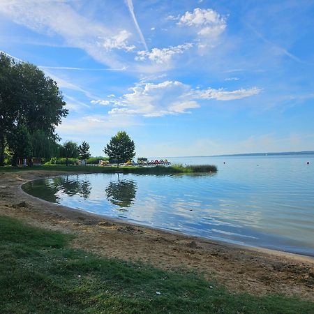Villa Strokay - Few Minutes Walk From Lake Balaton Кестели Екстериор снимка