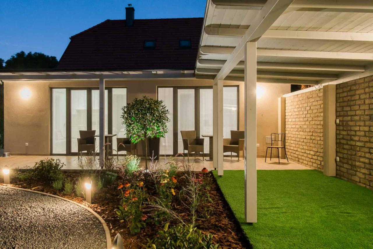 Villa Strokay - Few Minutes Walk From Lake Balaton Кестели Екстериор снимка