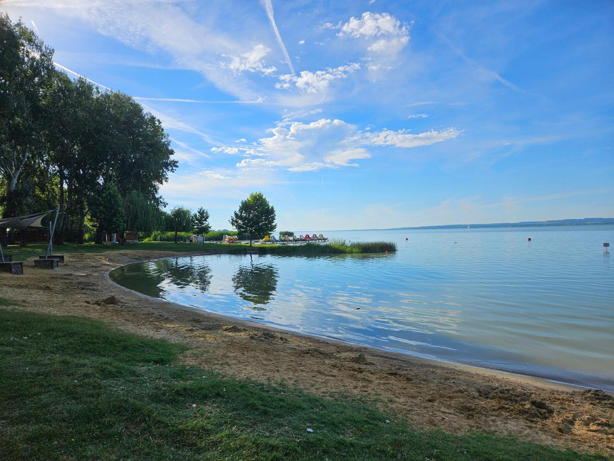 Villa Strokay - Few Minutes Walk From Lake Balaton Кестели Екстериор снимка